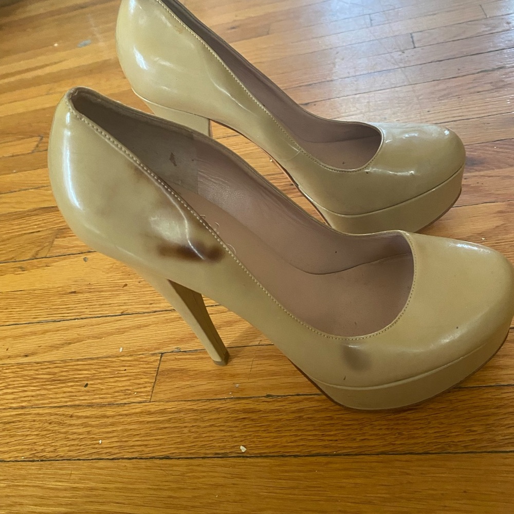 Alejandro Ingelmo patent leather pumps size 8.5